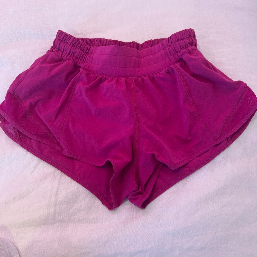 lululemon rasberry size 4 2.5” shorts